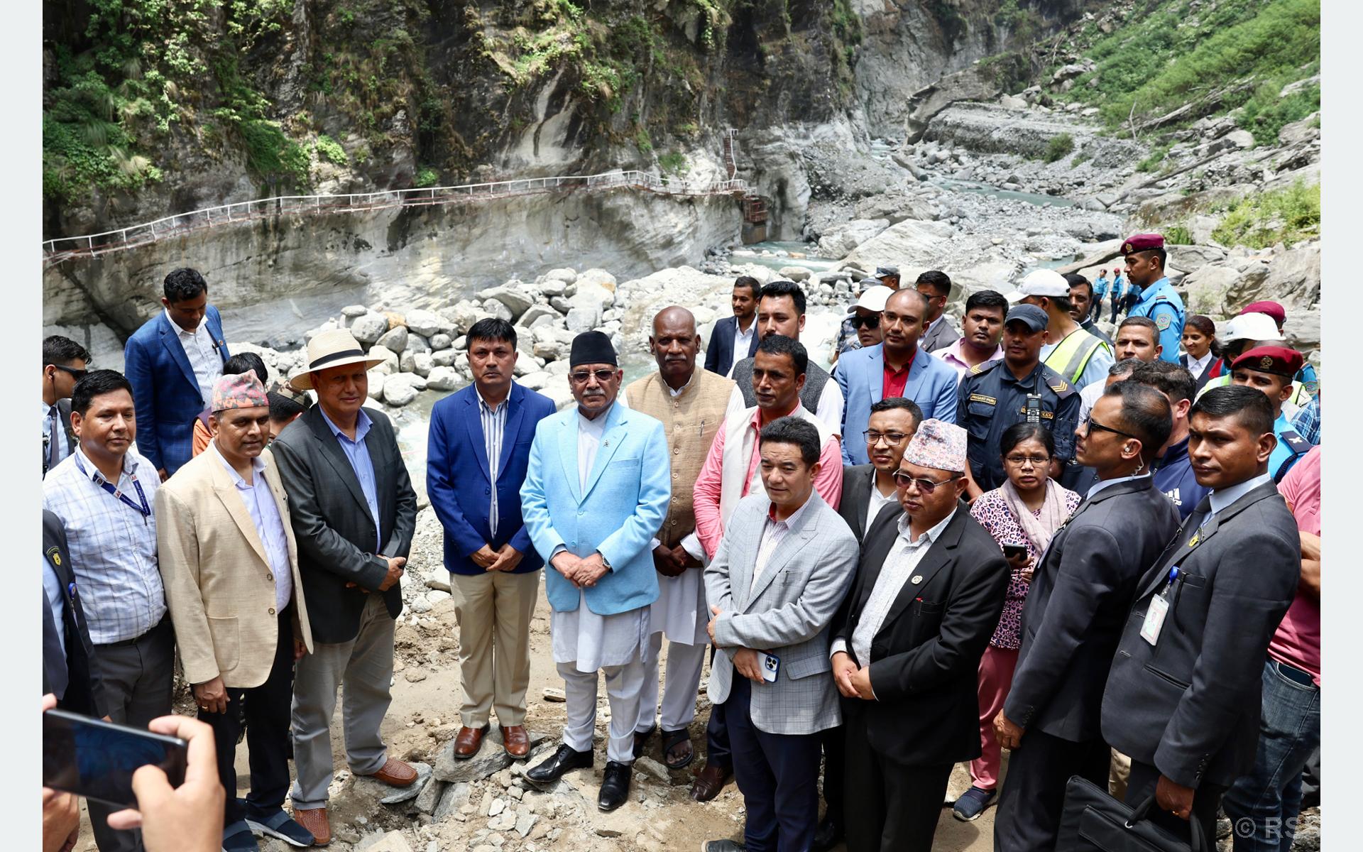 हेलम्बुले काठमाडौँबासीलाई लगाएको गुन तिर्ने प्रधानमन्त्रीको प्रतिबद्धता